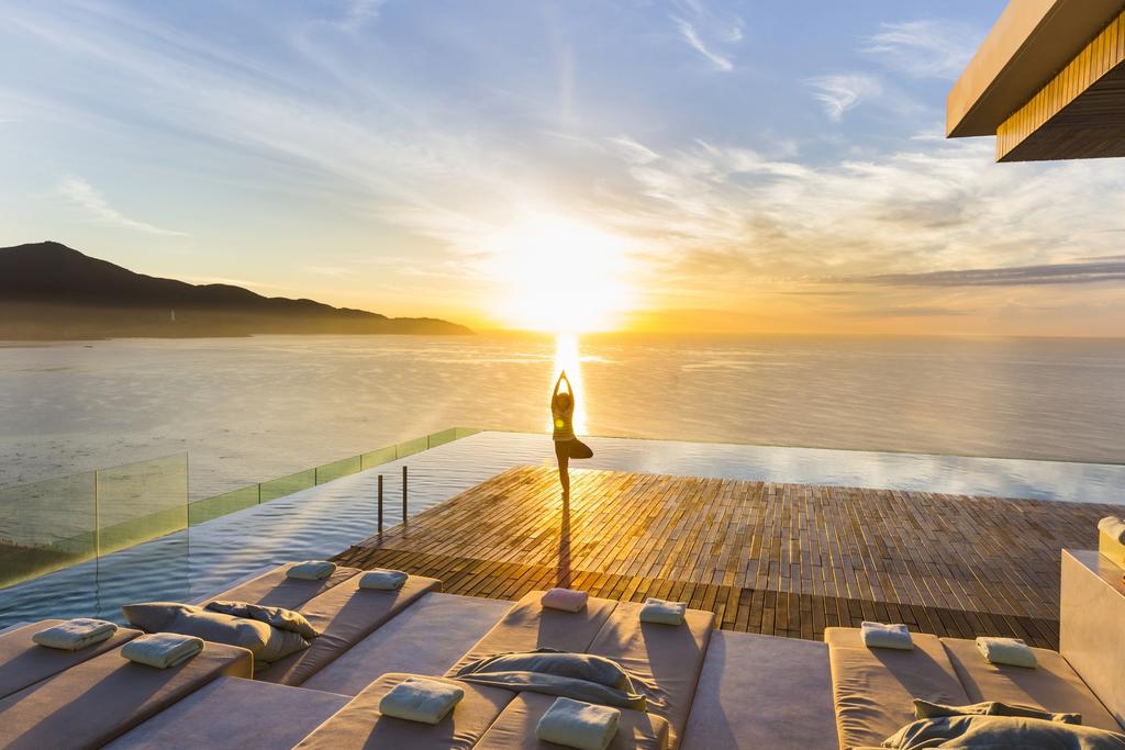 du lịch bể bơi vô cực