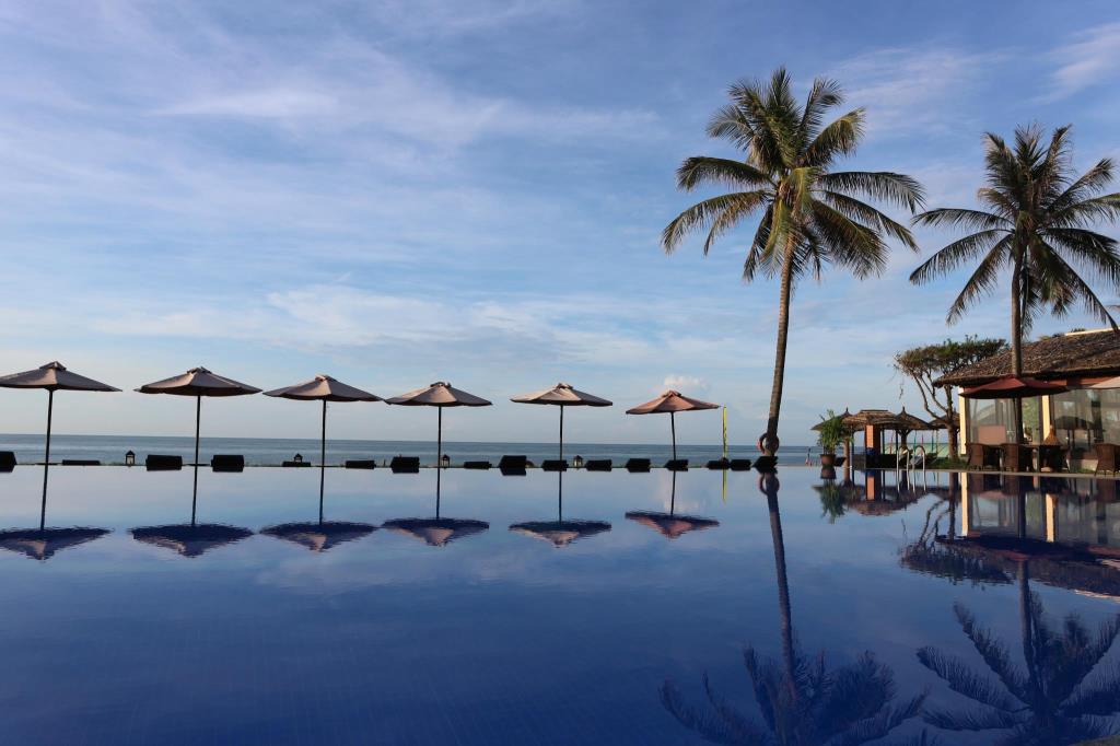 du lịch bể bơi vô cực