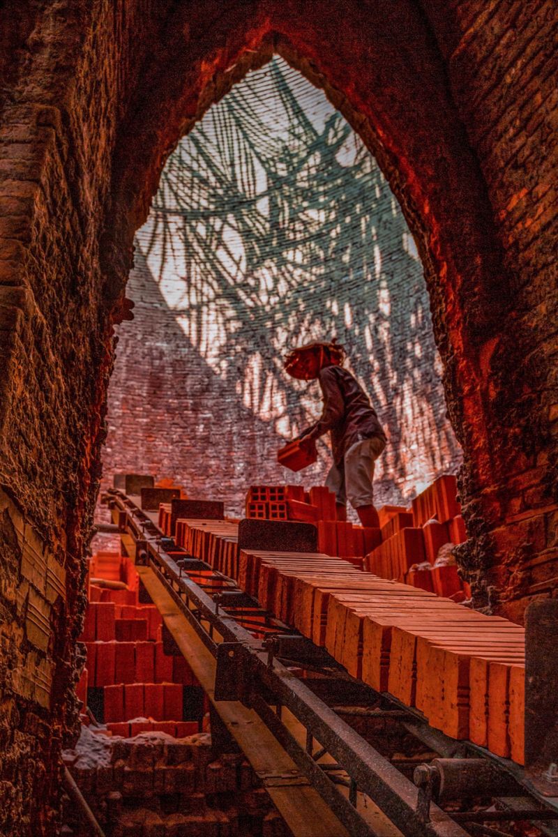 Những nghệ nhân chăm chút cho sản phẩm