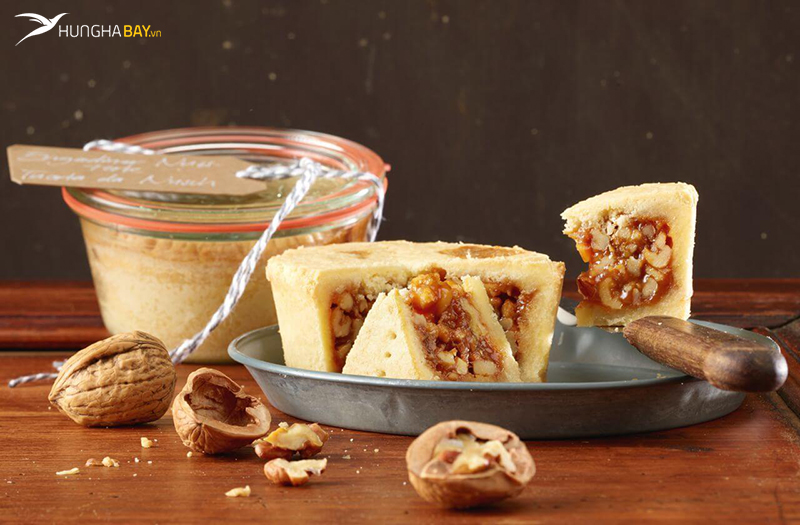 Bánh truyền thống Bűndnernusstort