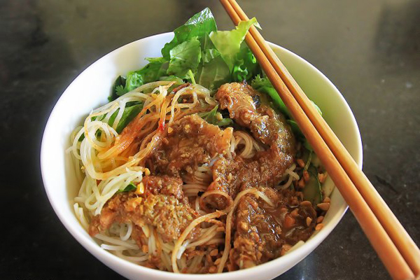 Bún bò nướng