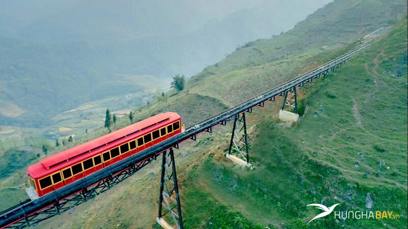 Di chuyển bằng tàu hỏa lên Lào Cai