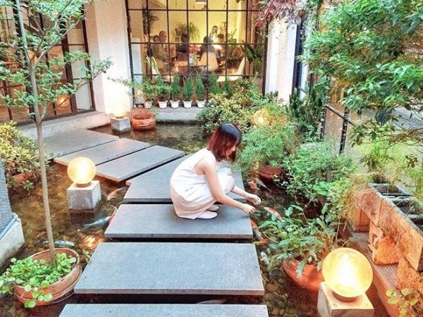 quan-ca-phe-trong-hem