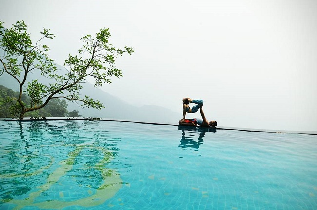 du lịch bể bơi vô cực