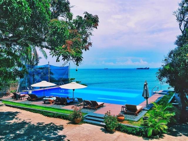 du lịch bể bơi vô cực