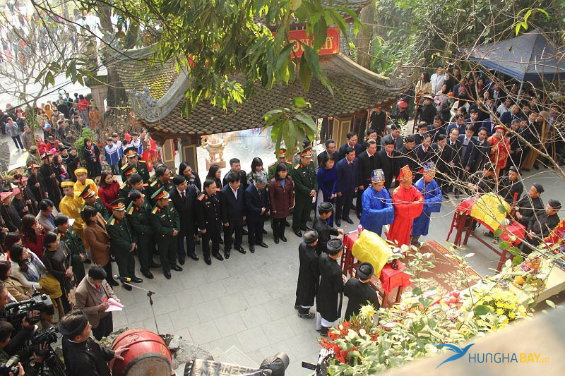 Hang Phượng Hoàng - Suối Mỏ Gà